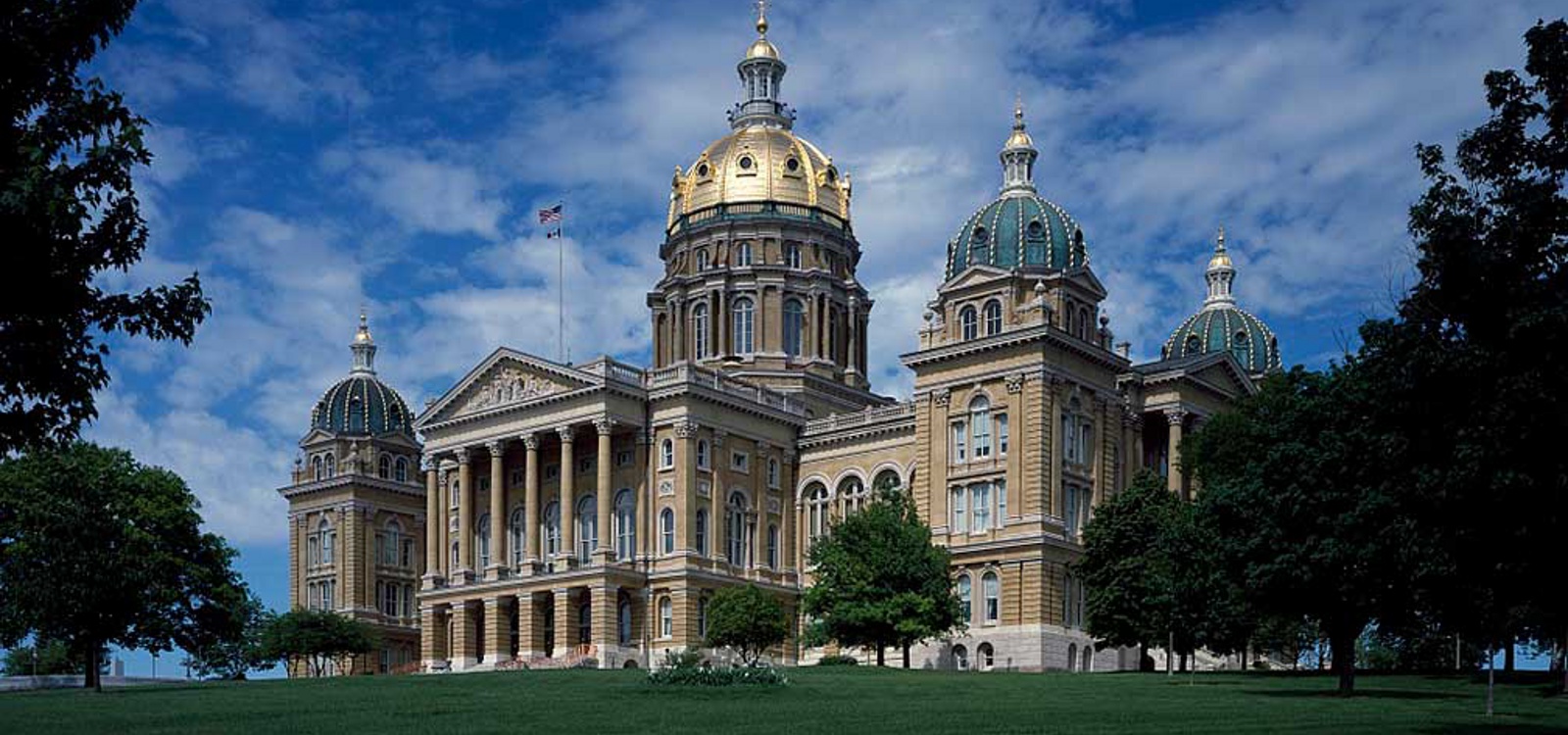 Tell the Politicians in Des Moines to Oppose Universal Background Checks!